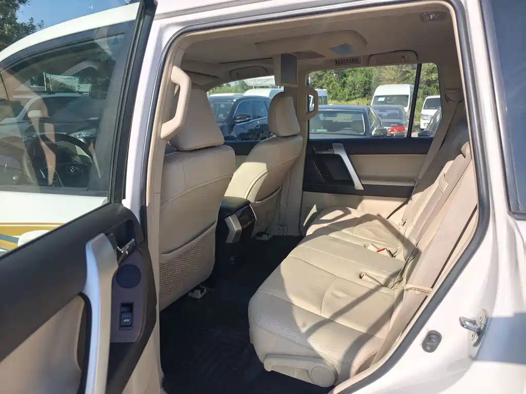 Toyota Prado — миниатюра 8