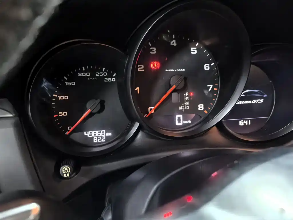 Porsche Macan — миниатюра 10