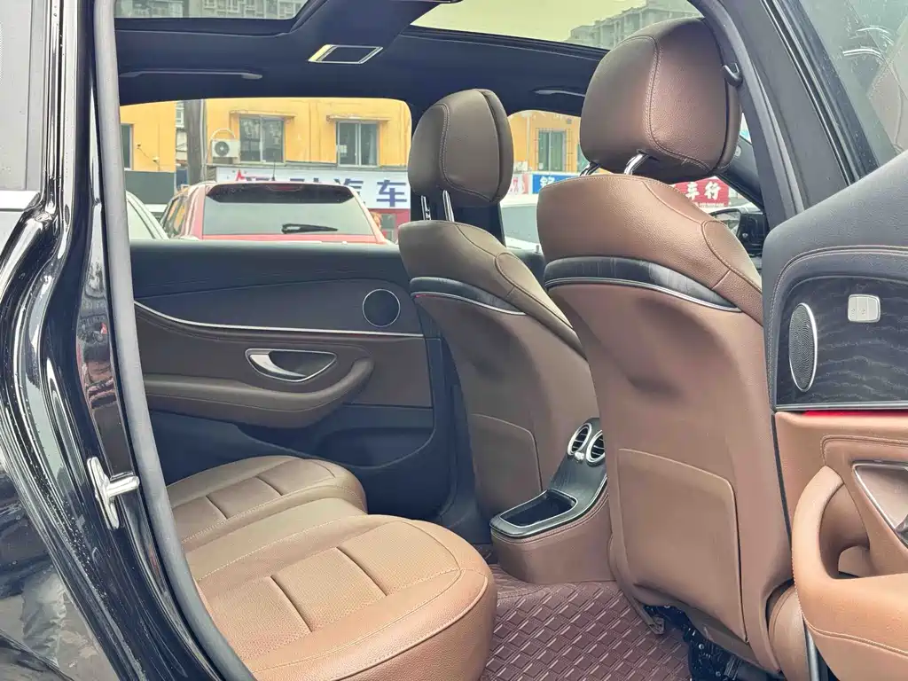 MERCEDES-BENZ E CLASS