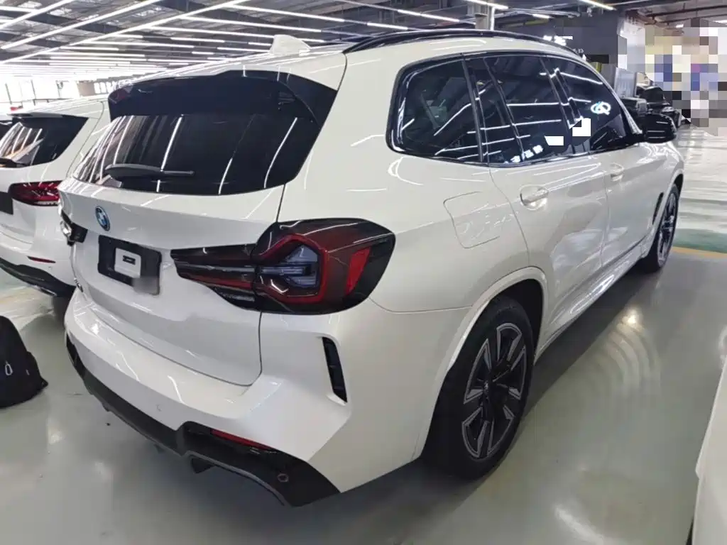 BMW iX3 — миниатюра 7
