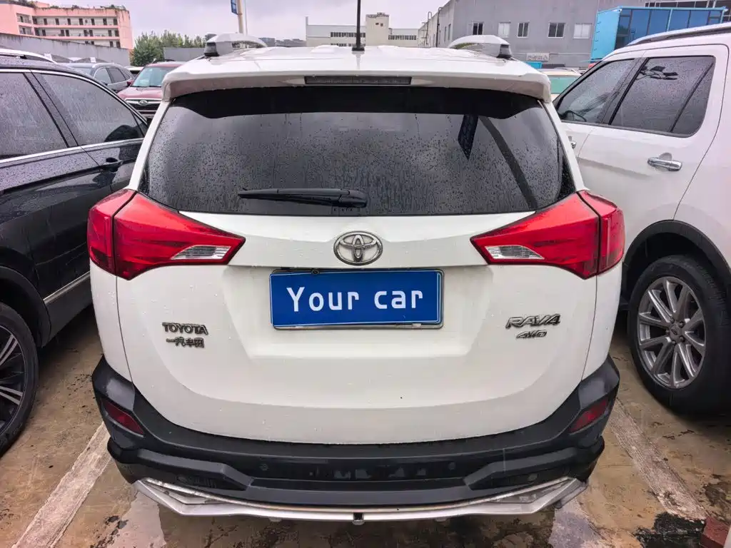 Toyota RAV4 — миниатюра 5