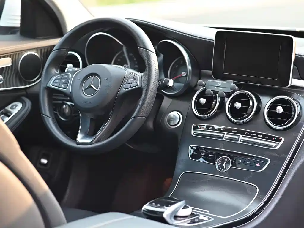 Mercedes-Benz C-Class — миниатюра 6