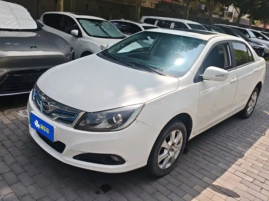 2016 BYD E5 - zdjęcie 1 z 16