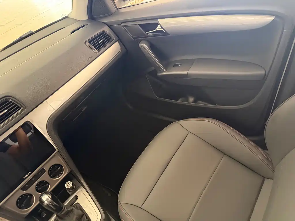 Volkswagen Lavida — миниатюра 24