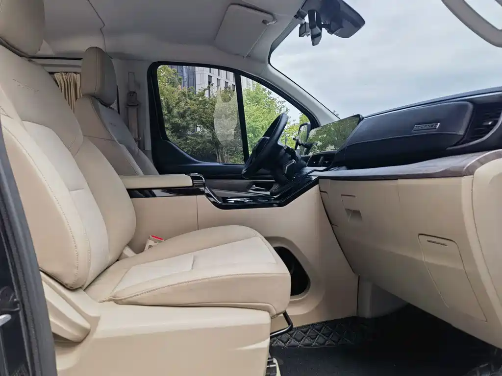 Ford Tourneo — миниатюра 15
