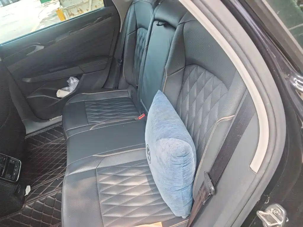 Volkswagen 帕萨特插电混动 — миниатюра 17