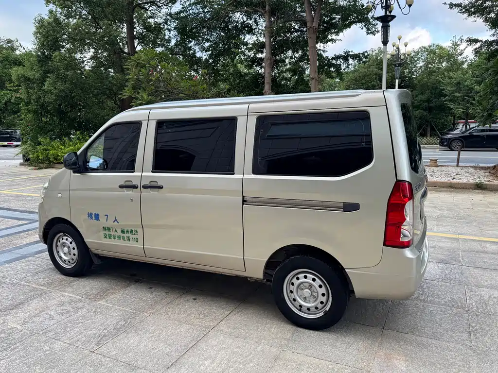 Wuling Rongguang — миниатюра 7