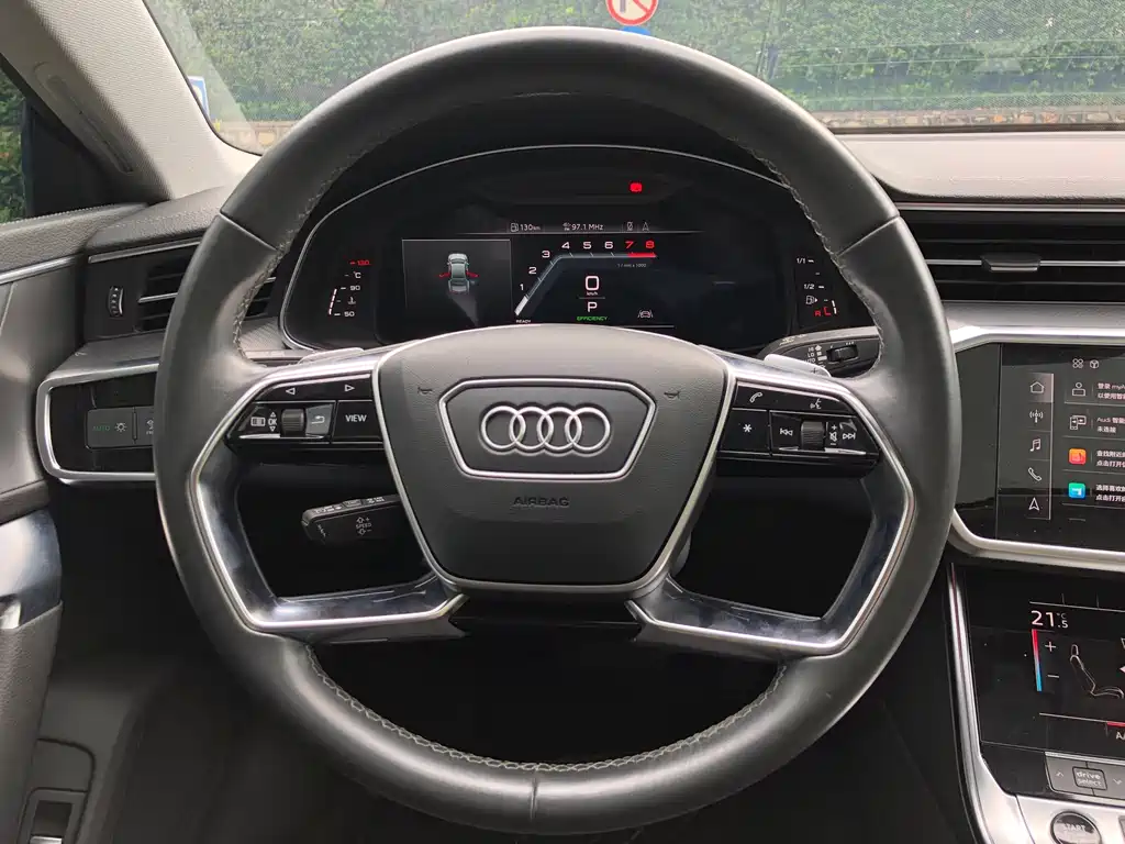 Audi A7L — миниатюра 12