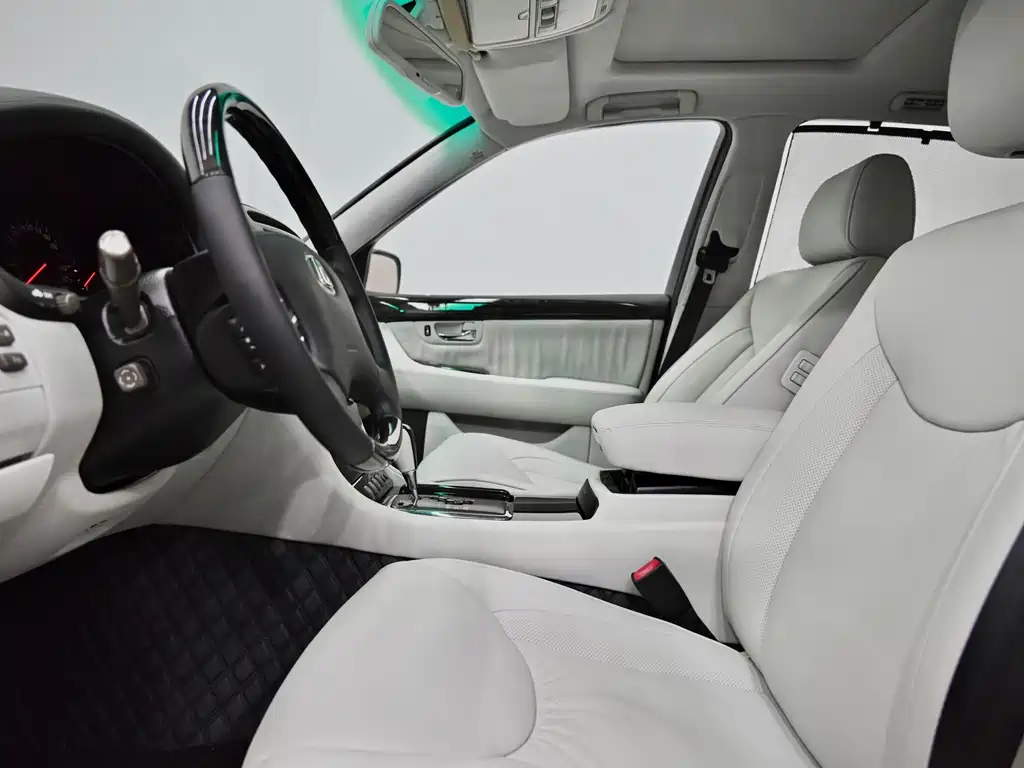 Lexus LS — миниатюра 4