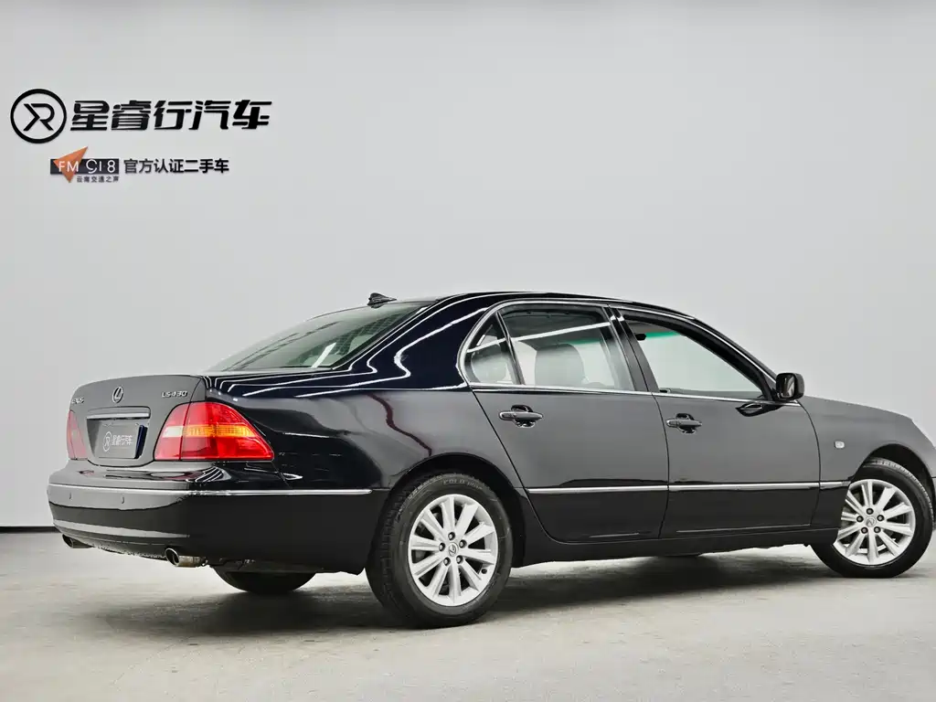 Lexus LS — миниатюра 8