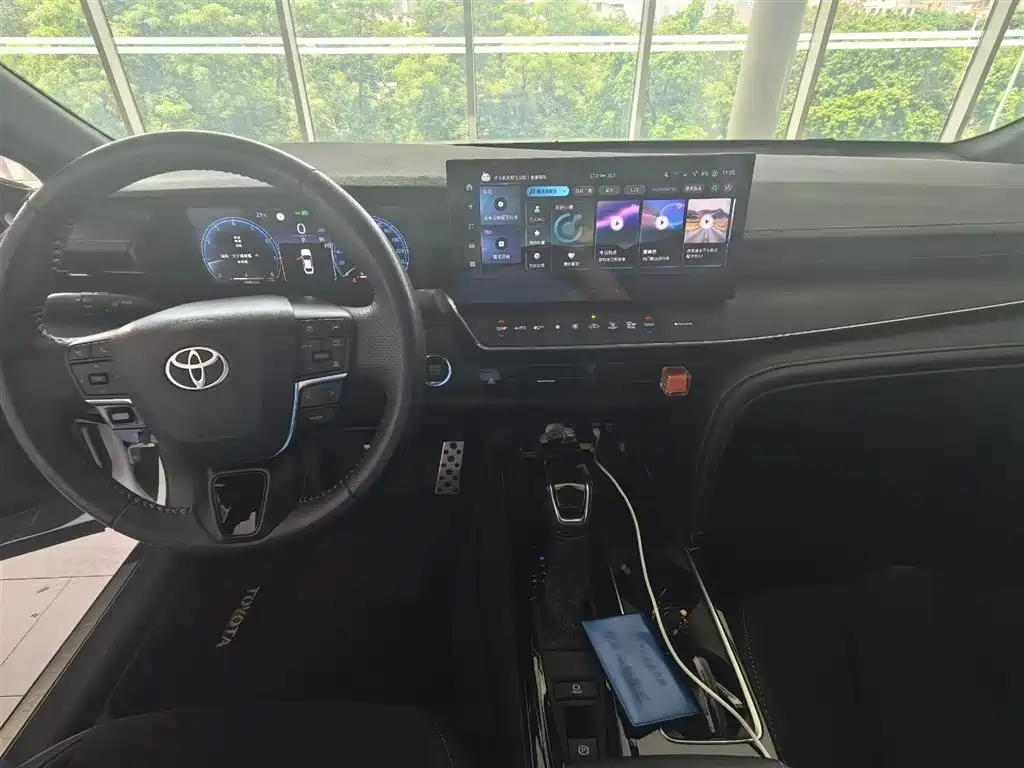 Toyota Camry — миниатюра 7