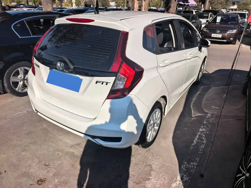 Honda Fit — миниатюра 4
