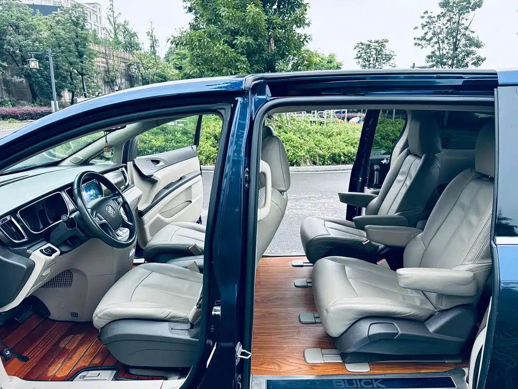 Buick GL8 2013 2.4L CT Luxury Comfort