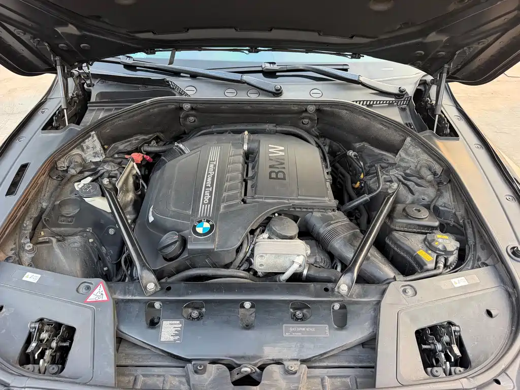 BMW 5 Series GT — миниатюра 22