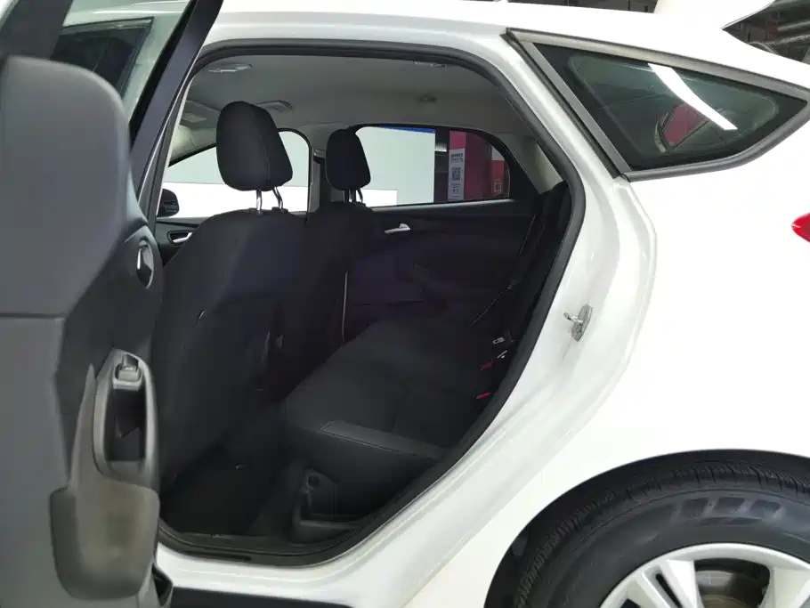 Ford Focus — миниатюра 11