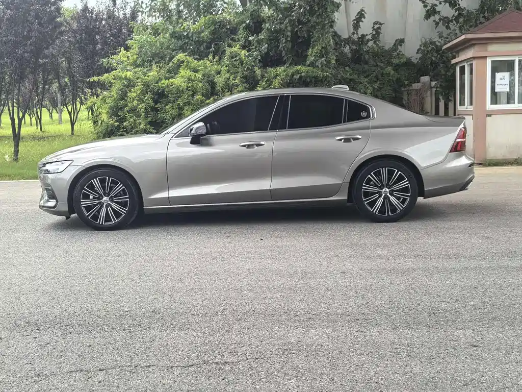 Volvo S60 — миниатюра 8