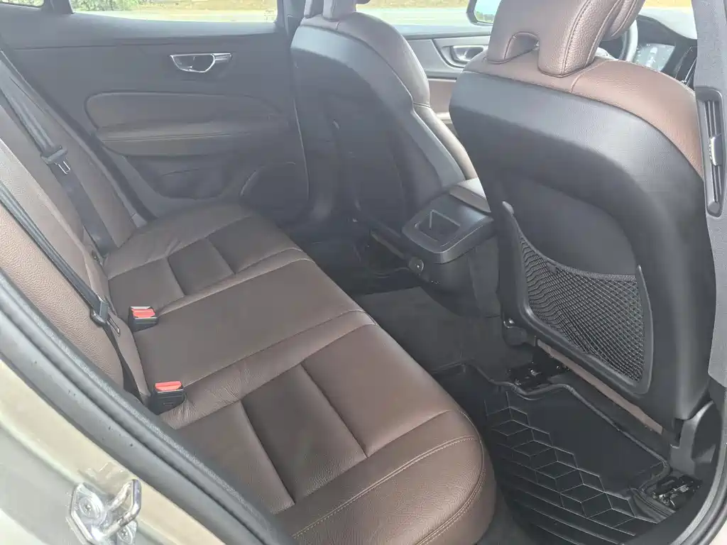 Volvo S60 — миниатюра 11