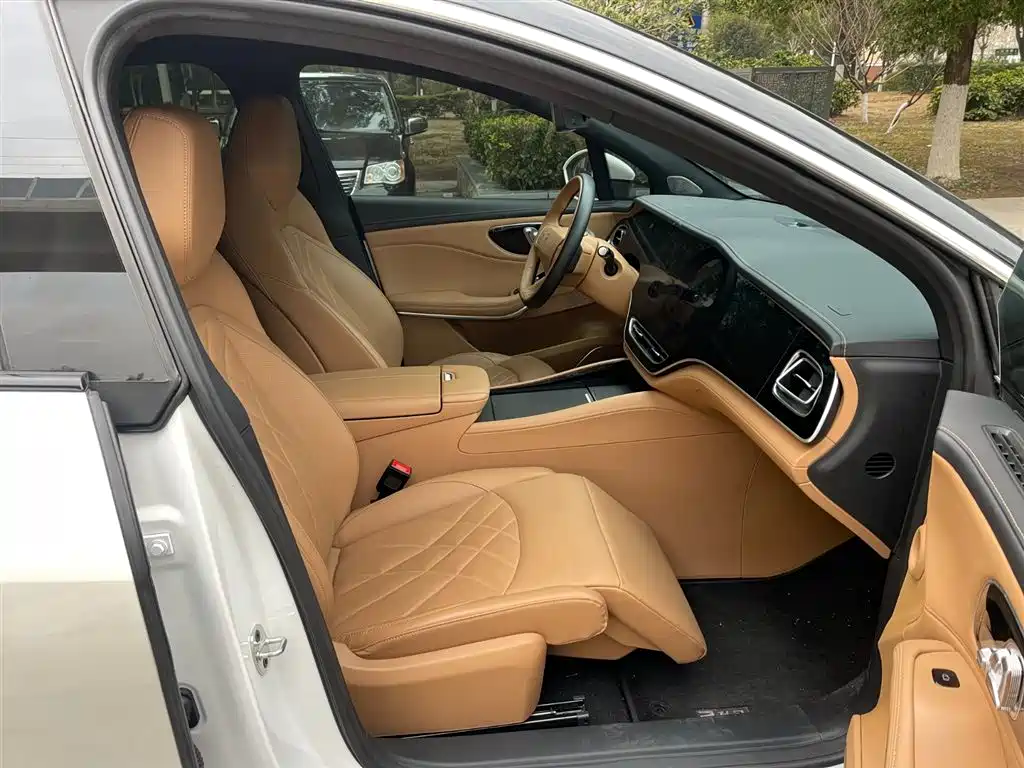 RISING AUTO FEIFAN R7