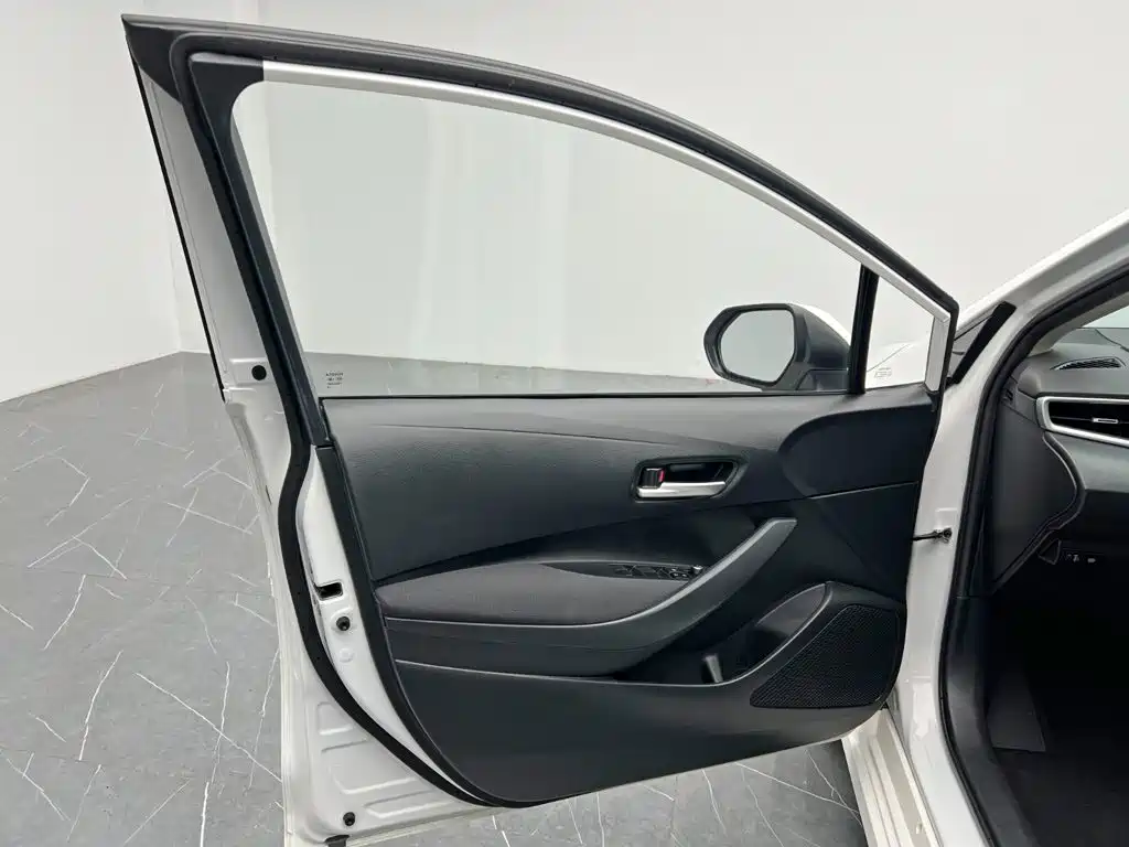 Toyota Corolla 2021 — фото 13
