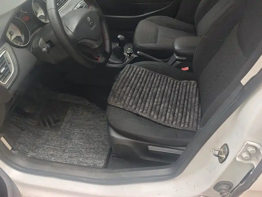 Peugeot 308 — миниатюра 9