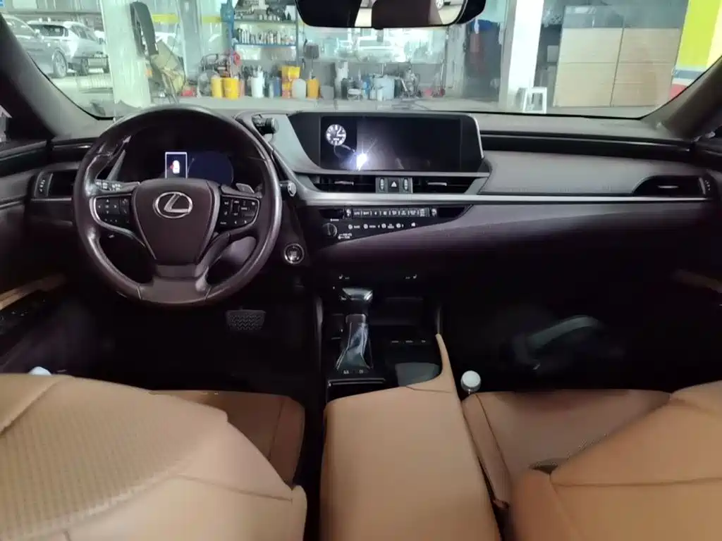 Lexus ES — миниатюра 10