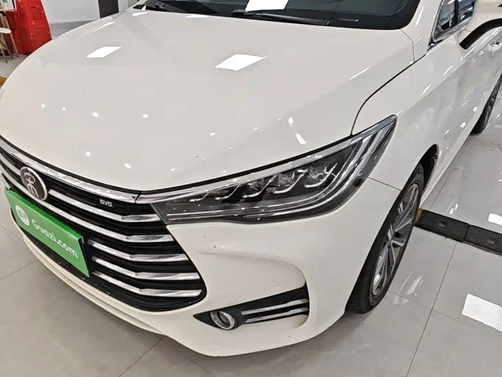 BYD MAX — миниатюра 24