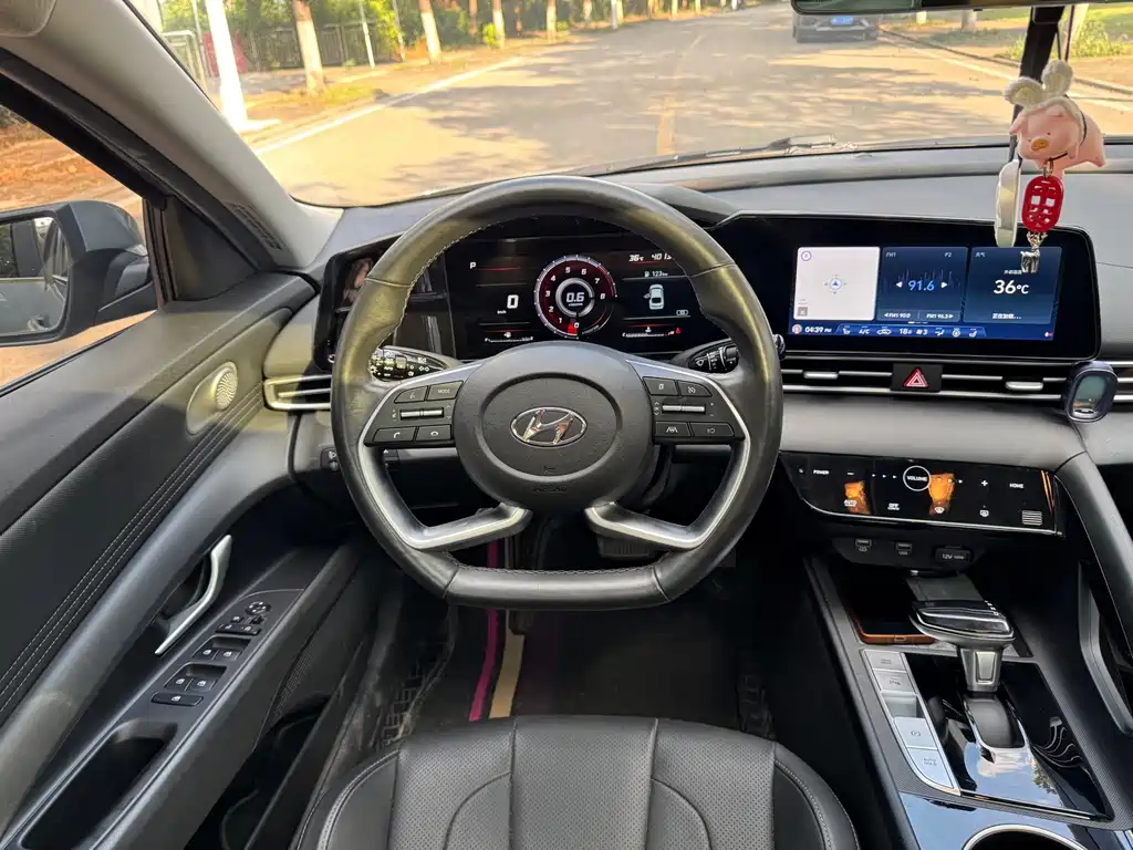 Hyundai Elantra — миниатюра 14