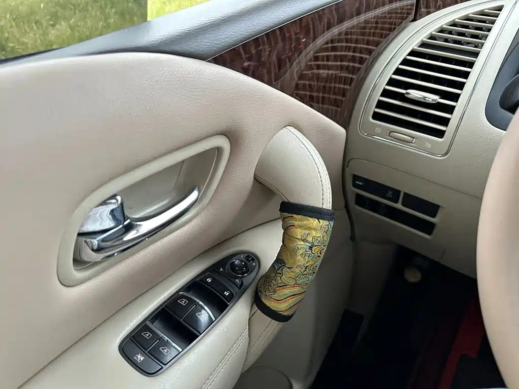 Nissan Patrol — миниатюра 22