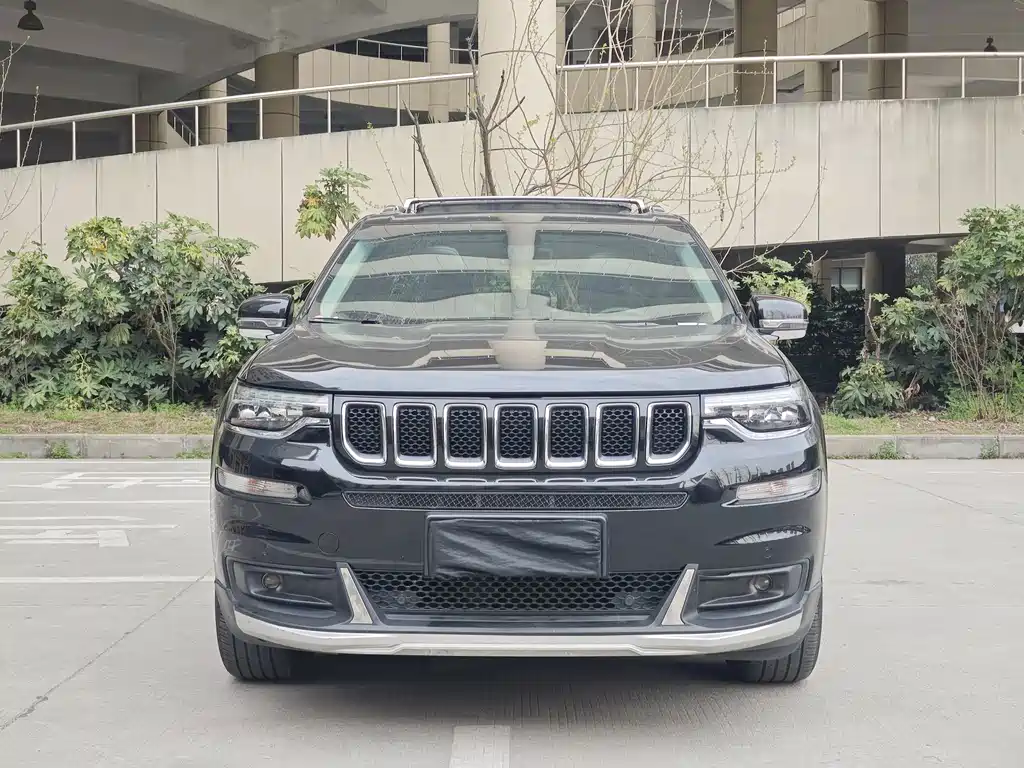 Jeep Commander — миниатюра 2