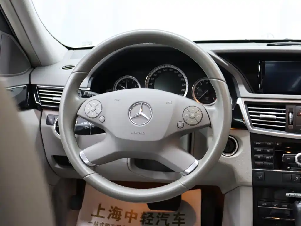 Mercedes-Benz E-Class (Import) — миниатюра 12