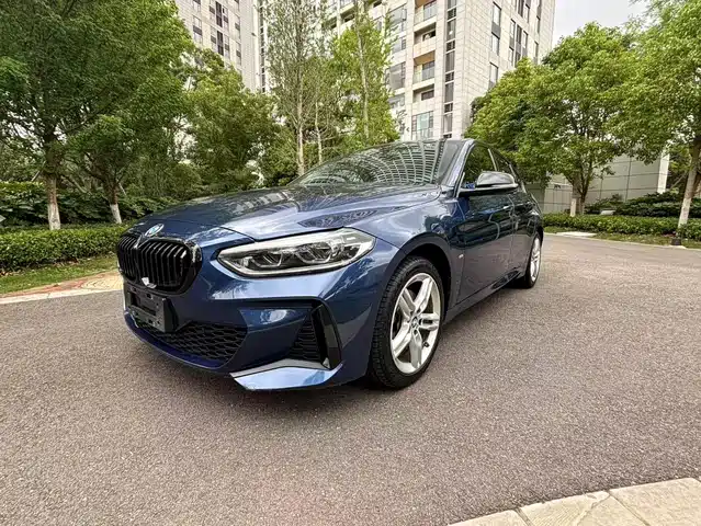 BMW  1 SERIES 2021