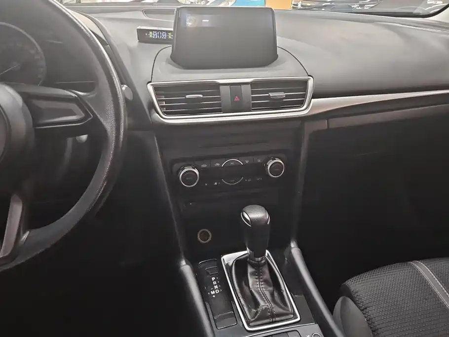 Mazda 3 Axela — миниатюра 13