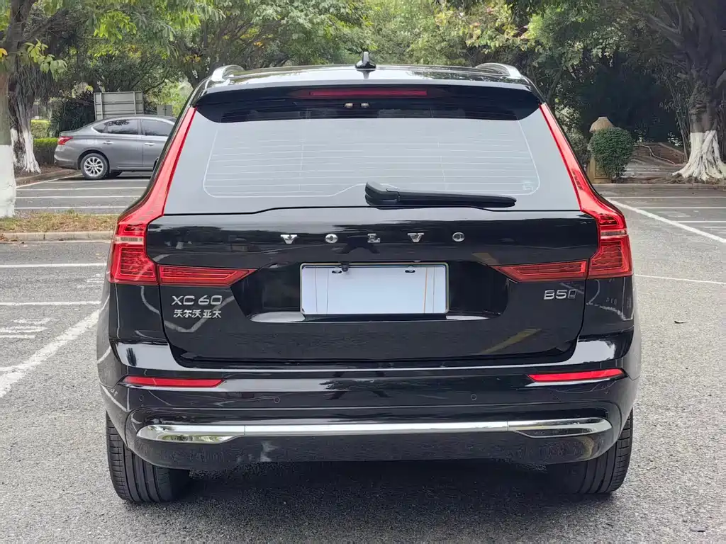Volvo XC60 2024 B5 Luxury