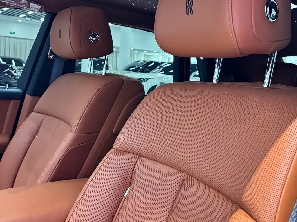 Rolls-Royce Phantom — миниатюра 12