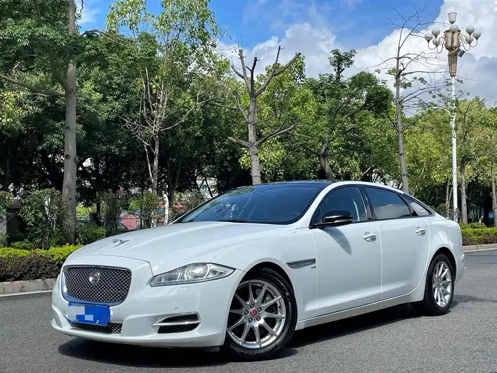 Купить Jaguar XJ