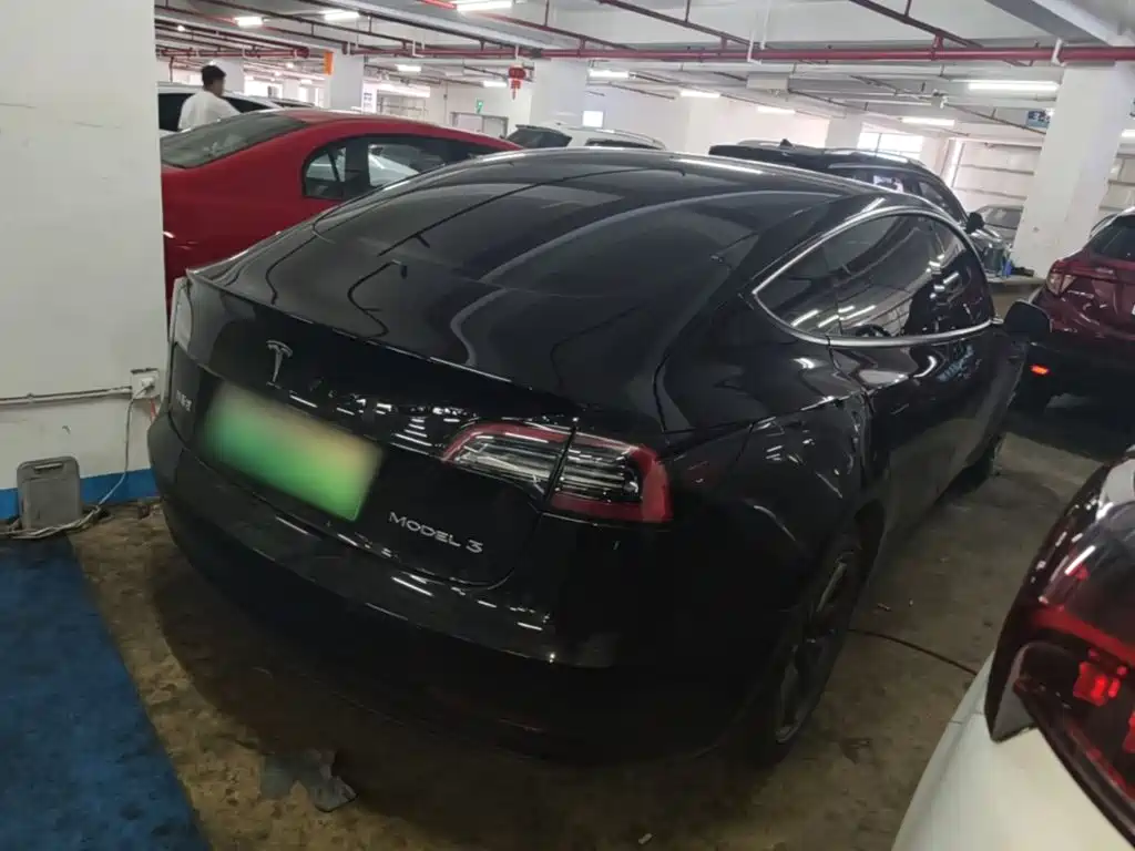 Tesla Model 3 — миниатюра 7
