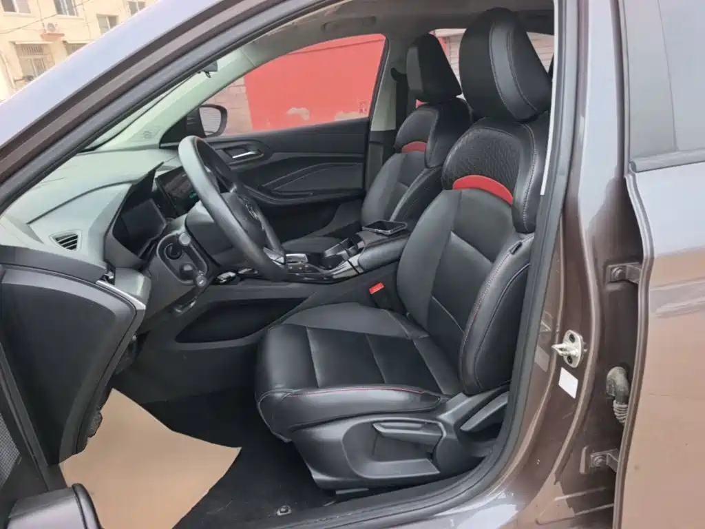 MG MG5 — миниатюра 15