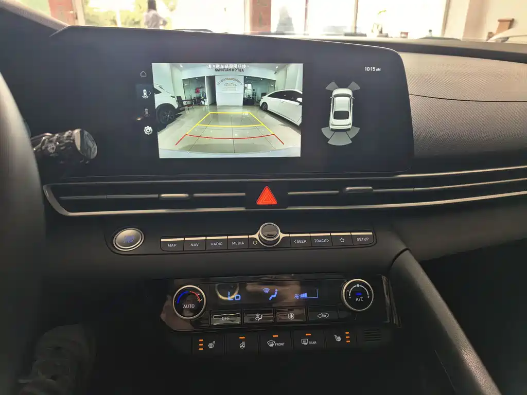 Hyundai Elantra — миниатюра 10