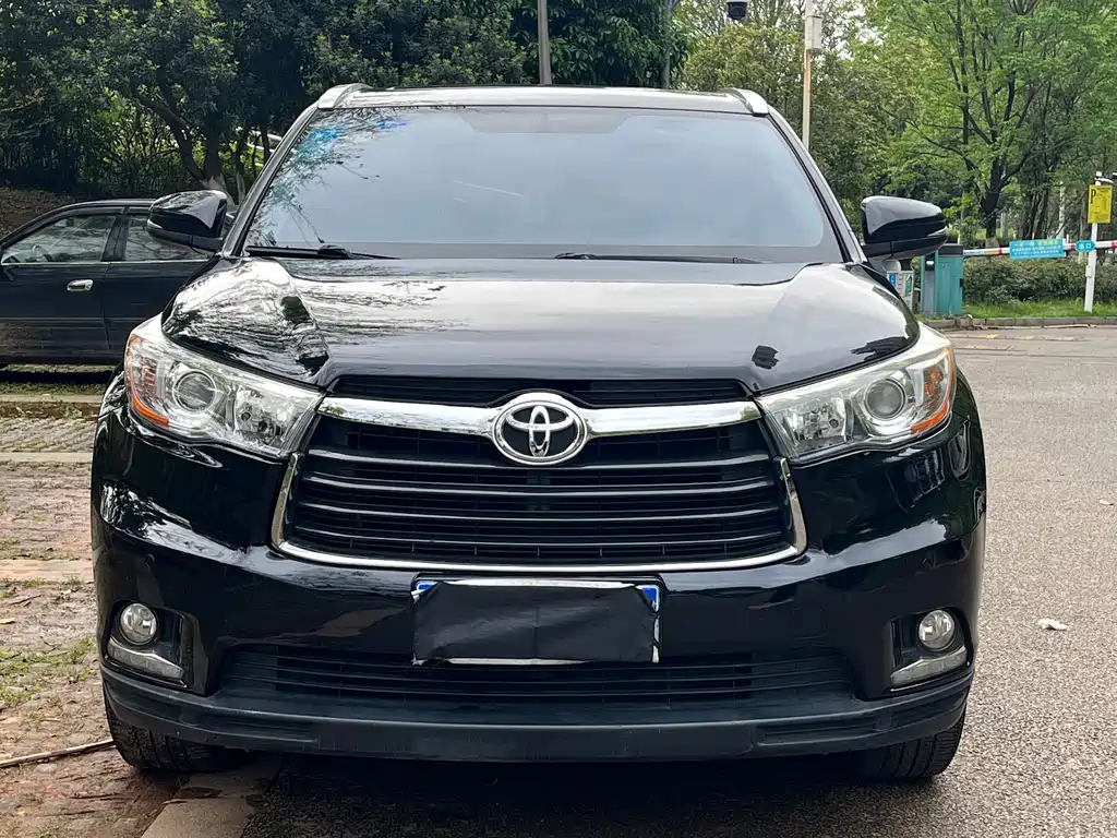 Toyota Highlander 2017 2.0T Luxury 7 мест