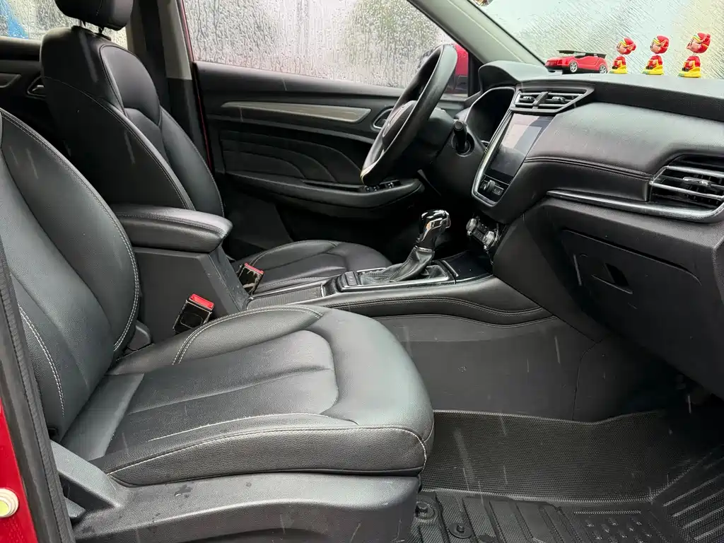 Roewe RX3 — миниатюра 9