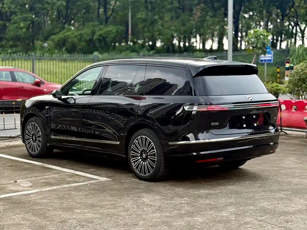 NIO ES8 — миниатюра 6