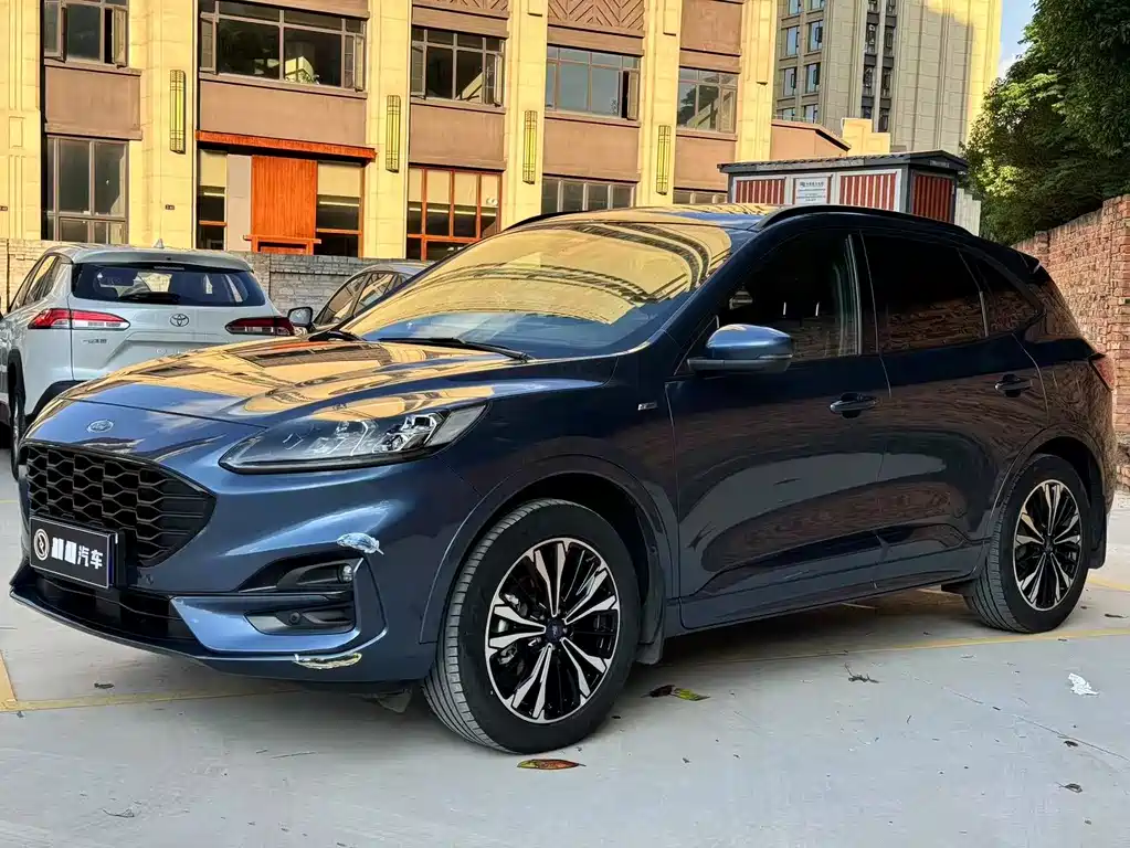 Купить Ford Escape