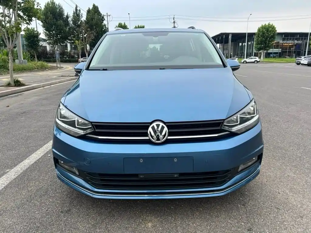 Volkswagen Touran — миниатюра 2