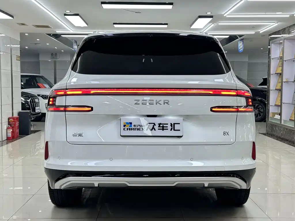 Zeekr 极氪8X — миниатюра 5