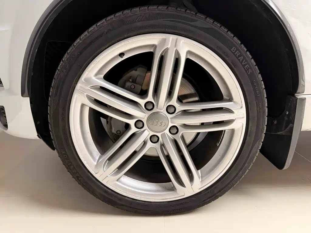 Audi Q7 — миниатюра 14