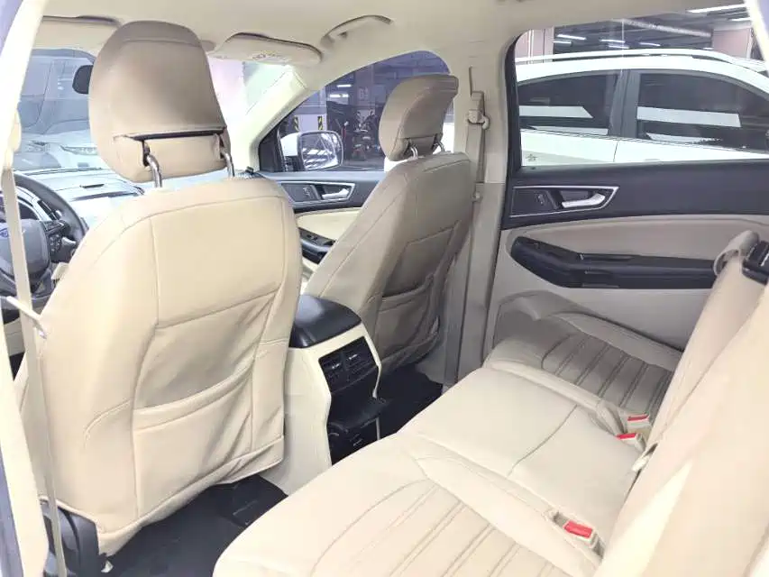 Ford Edge — миниатюра 8
