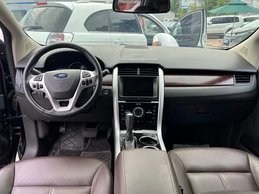 Ford Edge (Import) — миниатюра 9