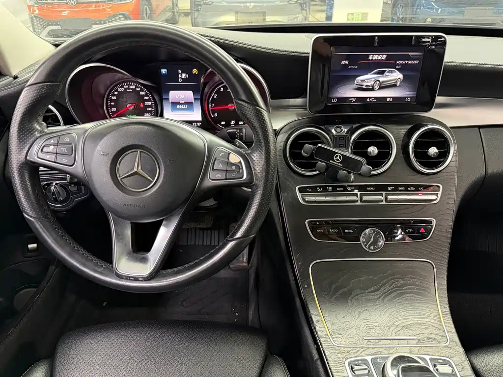 Mercedes-Benz C-Class — миниатюра 9