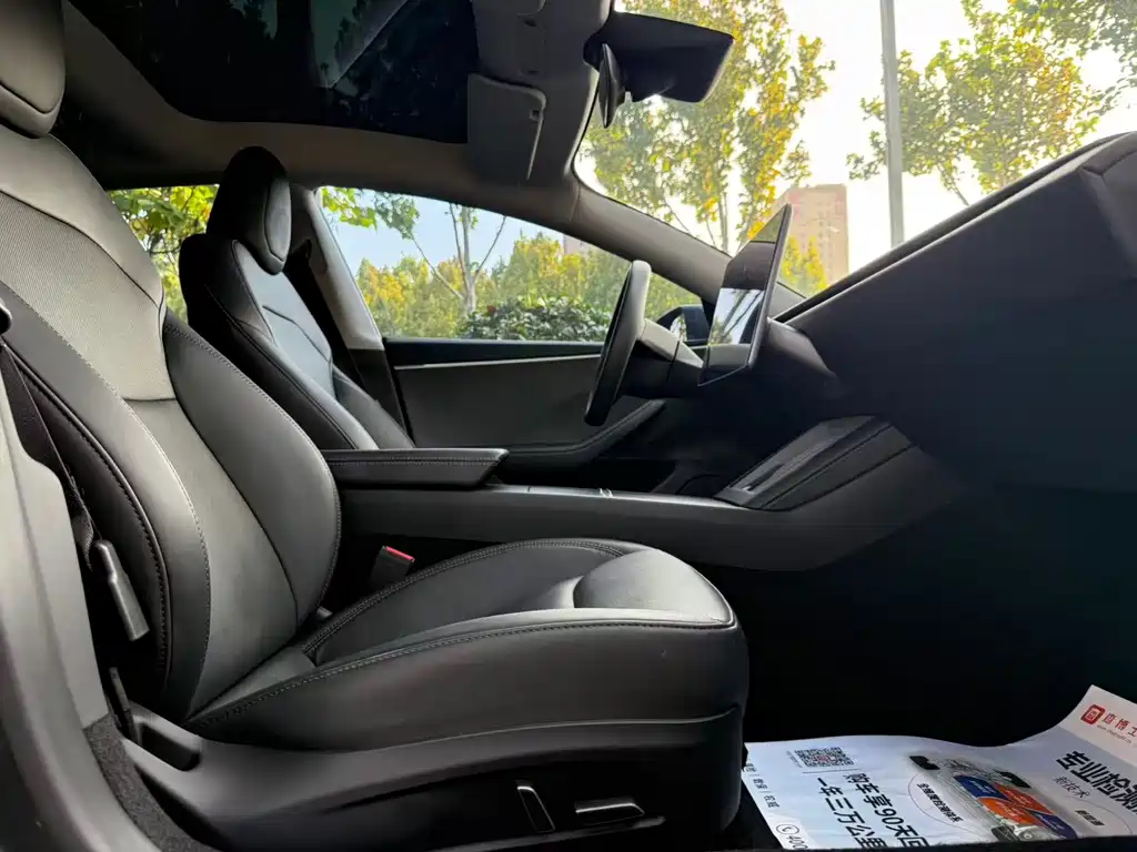 Tesla Model 3 — миниатюра 8