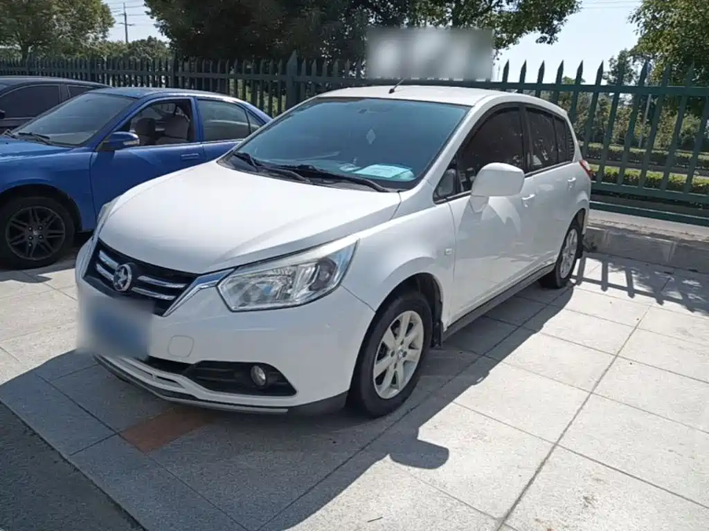 Venucia R50 — миниатюра 2